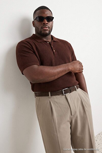 Trendyol Kollektion Braunes, strukturiertes Strick-T-Shirt mit Polokragen in ...