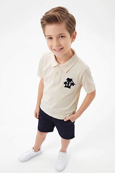 TRENDYOLKIDS Bej Erkek Çocuk %100 Pamuk Nakışlı Polo Yaka Kısa Kol Örme Alt-Ü...