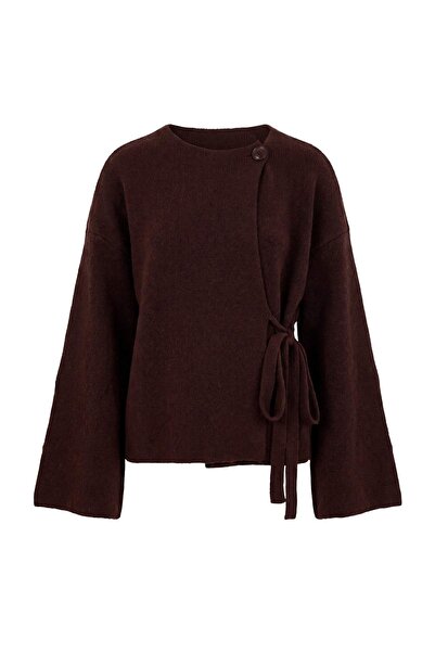 Trendyol Collection كارديجان تريكو ذو ملمس ناعم باللون البني الداكن TWOAW27HI...