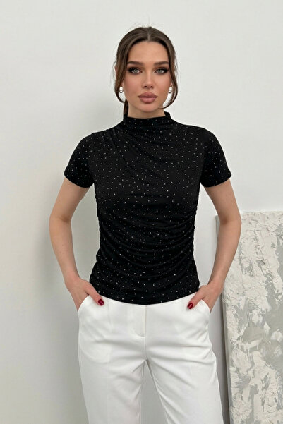 AKD Atelier Kadın T-Shirt Kısa Kollu Taşlı Drapeli Sandy Kumaş Kısa Şık Bluz