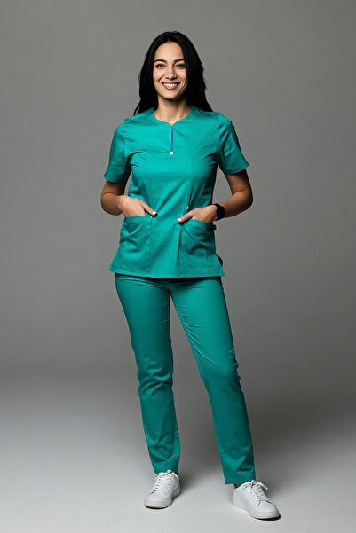 tag Costum medical EMMA Premium pentru femei, verde chirurgical