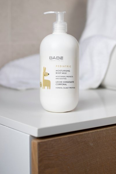 Babe Laboratorios Pediatric Moisturizing Body Milk Moisturizing Body Lotion for Children 500 ml