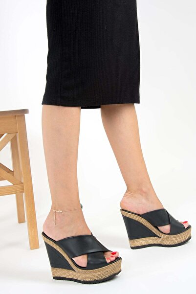 Fox Shoes Siyah Kadın Terlik F674072009