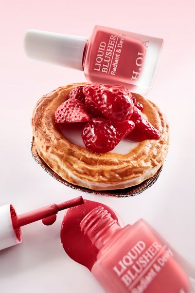 h.OLA Liquid Blush |   Liquid Blusher Red |   Permanent, Highly Pigmented |   Sweet Red
