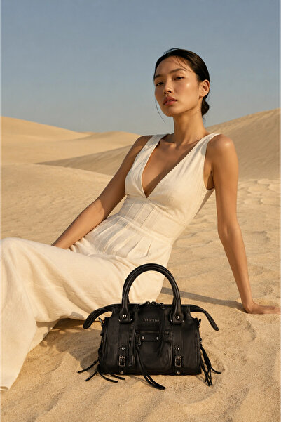 BUENO Black Leather Women's Handbag