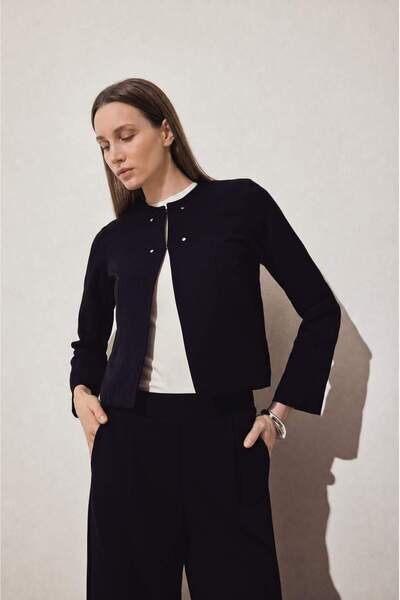 DeFacto Regular Fit Crew Neck Long Sleeve Black Jacket H9493Ax26Au