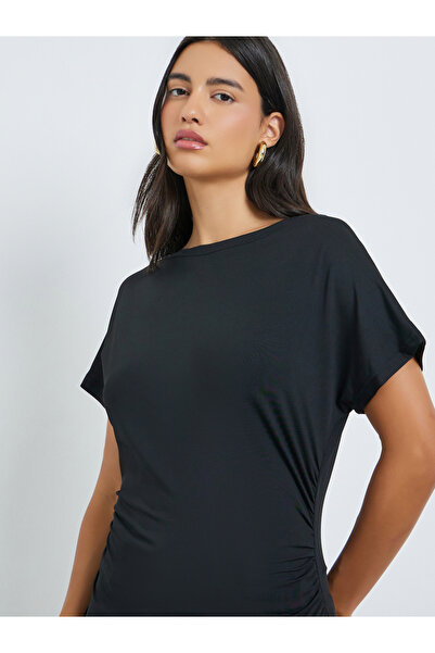 Styli Black Solid Round Neck T-Shirt