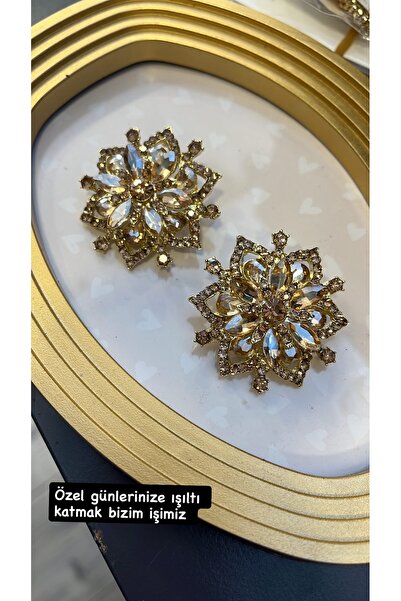 gozdeasutayaccessory Flower earrings with rhinestones