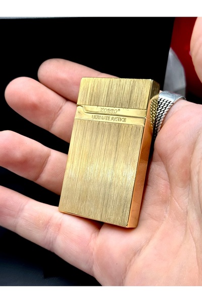 Zorro 643 Slim Model Ultimate Justice GOLD Desenli Benzinli Çakmak – Özel Kutulu Dupont Tarzı Tasarım