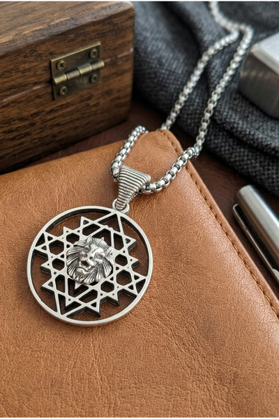 Velcari Minimalist Style Stainless Steel Men's Necklace with Lion Figure