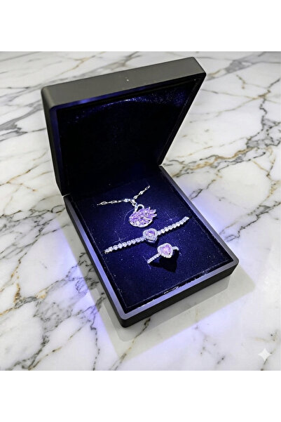 ArtBDesign Küçük Işıklı Kutuda Kuğu Kolye ve Kalpli Set