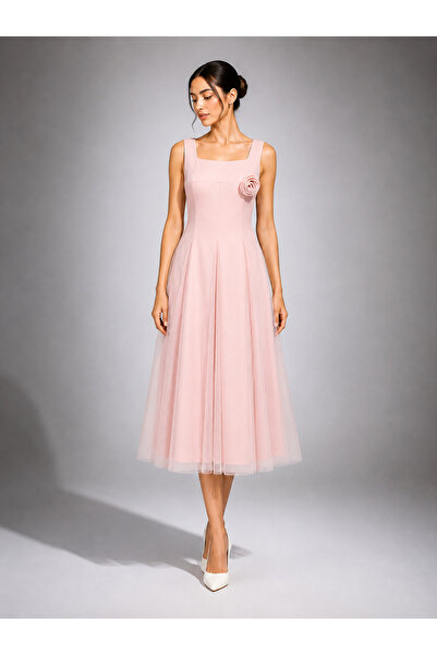 Queens dresses Elegant Midi Dress in Powder Pink,