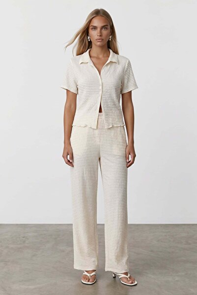 Trend Alaçatı Stili Ecru Button Detailed Gofre Blouse and Trousers Set Alc-X1...
