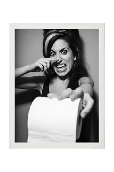Boomah Accessories Amy Winehouse Funny Bathroom Framed Poster 30x40 cm – Toil...