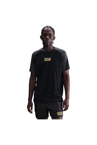 Nike Men's City Berlin Marathon Stride Dri-Fit Short-Sleeve T-Shirt XL