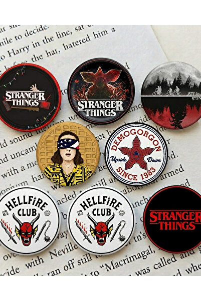 Toum Stranger Things Tasarım 8'li Rozet 70 mm PVC Kaplı Çanta Ceket Yaka Akse...