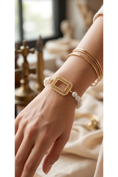 Nurtakı Gramweight Pearl Beaded Bracelet