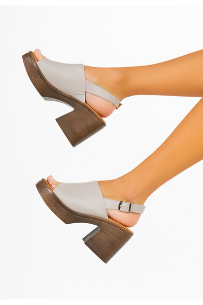 B T Shoes Gildea women's Leather Sandals , gray
