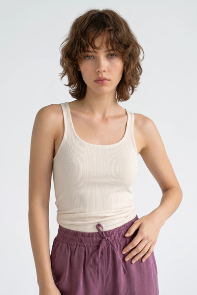 No Matter What Round Neck Textured Sleeveless Undershirt