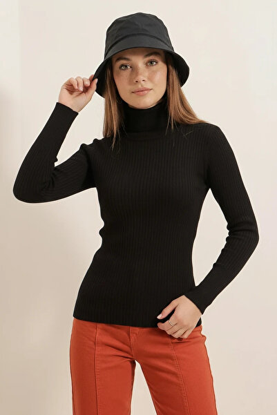 buğrahayalin Women's Turtleneck Fit Cut Knitwear Black Sweater