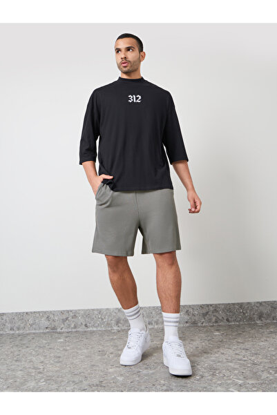 Styli Regular Fit Waffle Jacquard Knitted Shorts