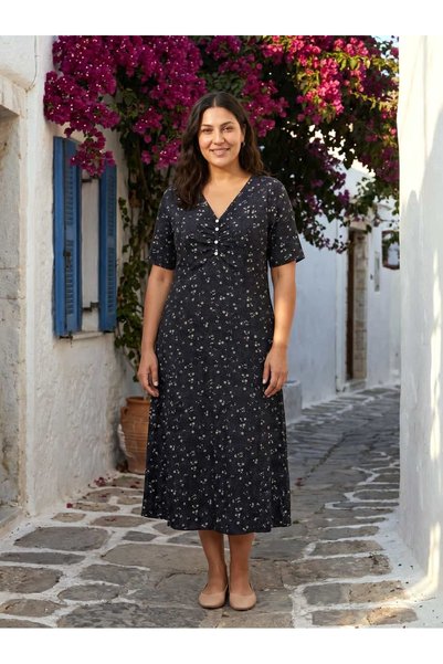 STORi Women's Plus Size Midi Dress Daisy Print V-Neck Short Sleeve Buttoned