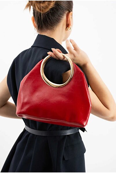 ÖZÜM ÇANTA Women's Gold Accessory Detail Long Strap Hand and Shoulder Bag Red