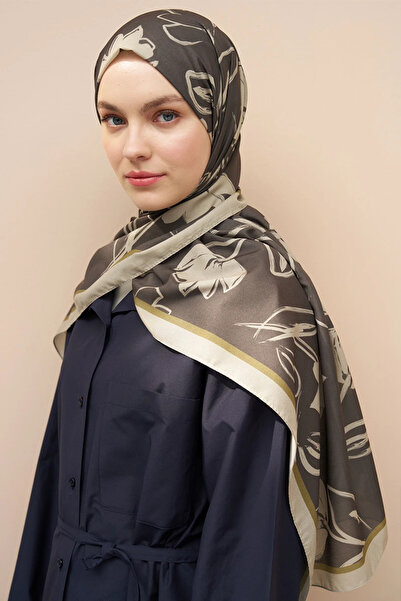 Madame Polo Clay Pattern Italian Silk Shawl - Green