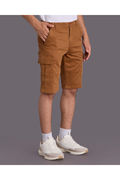 REDTAG شورت كارجو من قماش التويل بلون بني فاتح للأولاد الكبار