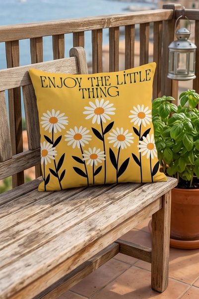 Atay Home غطاء وسادة مزخرف بنمط ديزي مكتوب عليه Enjoy The Little Thing، مقاس 43x43 سم، ذو وجهين، أرضية صفراء