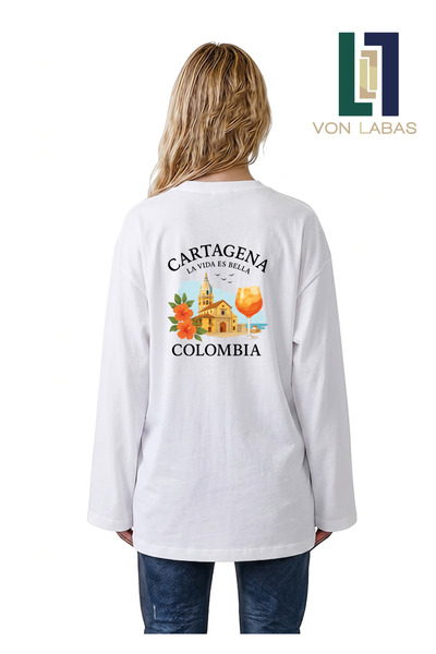 Grafftee Clothing تي شيرت أبيض بأكمام طويلة واسعة ومطبوع بتصميم Country Aesth...