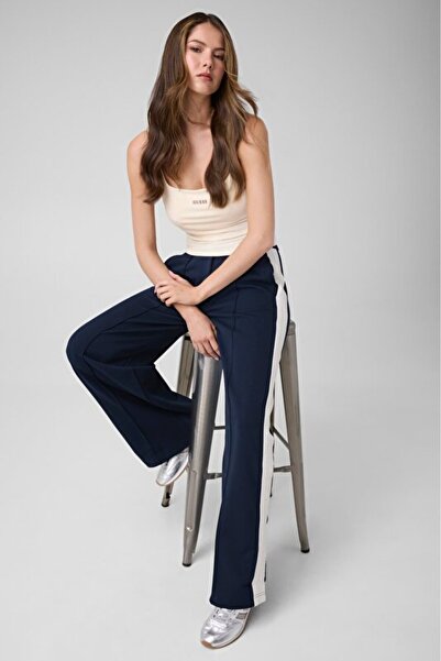 Guess Phoebe Kadın Aktif Relaxed Fit Eşofman Altı