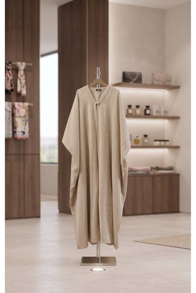 alqarat Mira Luxury Winter Bisht – Weave of Warmth & Elegance