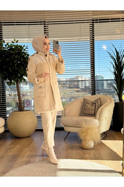Ayda 7032 قبعة قصيرة منسوجة من الصوف الناعم باللون البيج