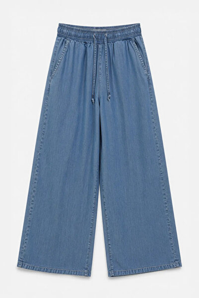 blue white Women's Light Blue Tencel Fabric Slim Comfortable Jean Trousers