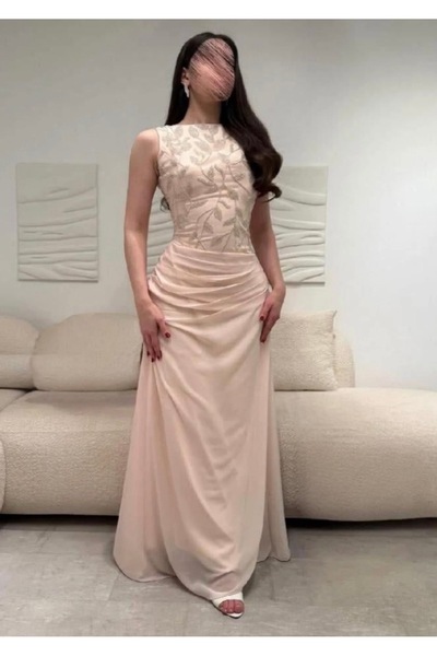 VLORA Dresses - White