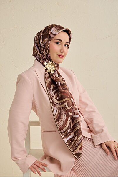 Silk Home وشاح حريري من التويل بنمط تجريدي بلون بني حار 90x90