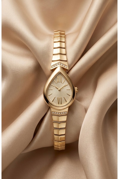 KLISHE Butik Women's Steel Watch Gold Color Drop Case Vintage Old Money Elega...