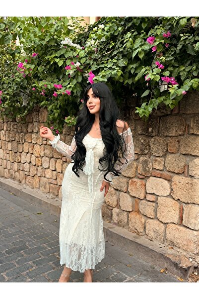 aura peruk Uzunluğu ve yoğunluğu harikaların ötesinde olan siyah renk tonunda...