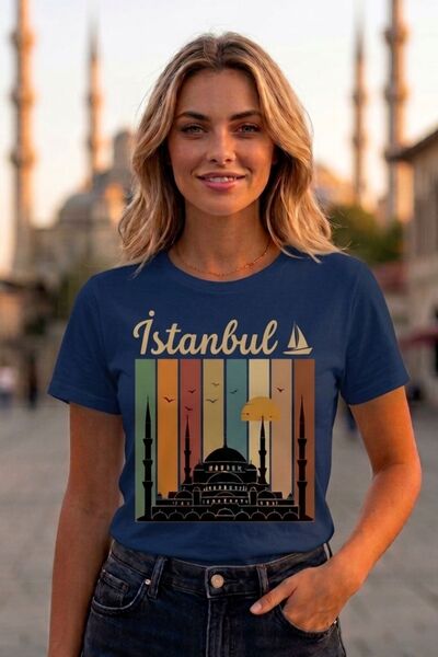 Baran Işık Винтидж унисекс тениска с принт на Дюнерия Султанахмет в Истанбул ...