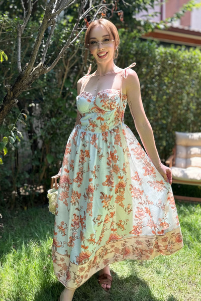 Dilay Gökoğlu Butik Φόρεμα μίντι από λινό με κεντημένα λουλούδια και ρυθμιζόμ...