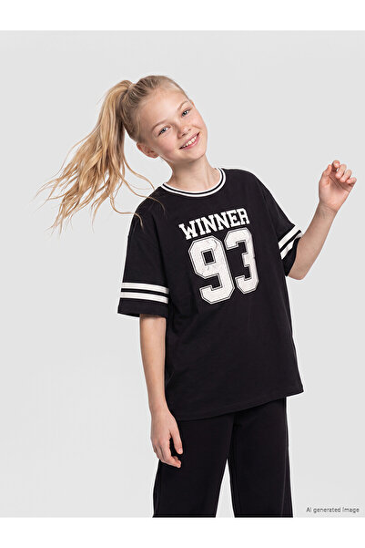 LC Waikiki Trendlucky Girls' T-Shirt with Oval Collar and Printed Design