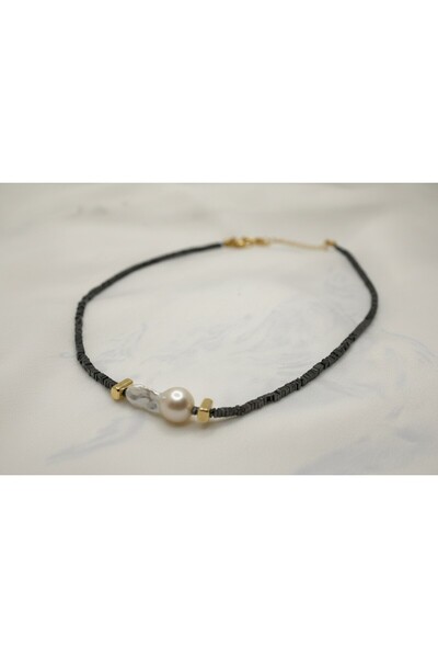La sauvagine Black Baroque Pearl Detailed Women's Necklace – Minimal Modern Design Stylish Accessory