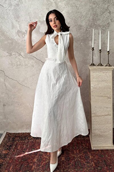 Moda Days فستان نسائي متوسط الطول بتصميم A-line، مزين بالتطريز، بحزام وياقة م...