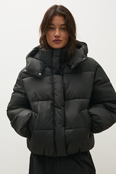 Bershka Oversize kapüşonlu şişme ceket