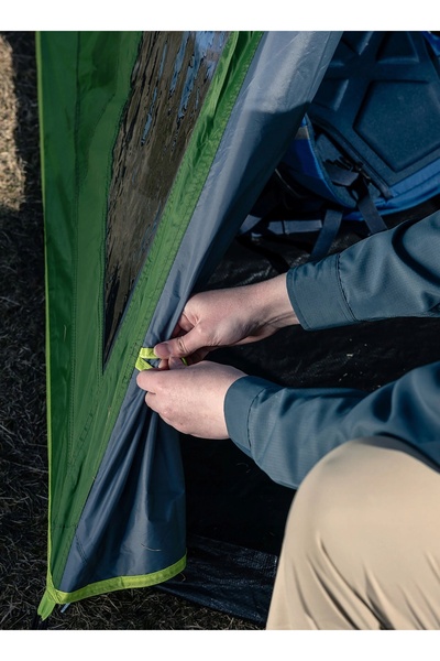 Coleman Darwin 3 Plus BlackOut – cort de camping impermeabil pentru 3 persoane