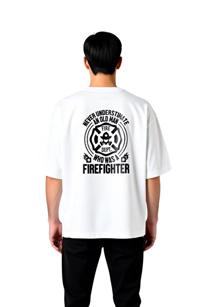 PayBuy تي شيرت رجالي كبير الحجم مطبوع عليه "Old Firefighter Never Underestimate"