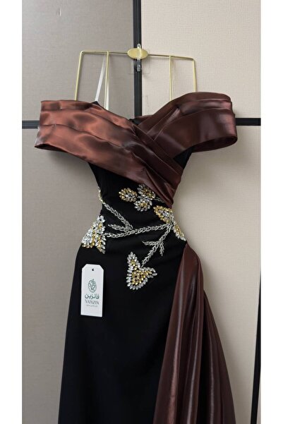GORI FASHION Evening Gown with Crystal Appliques