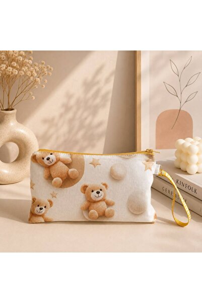 Bej Ayıcık ve Yıldız Desenli Fermuarlı Makyaj & Küçük El Çantası 18x10 cm – Çok Amaçlı Mini Çanta