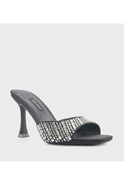 Nine West صنادل نسائية سوداء مزينة